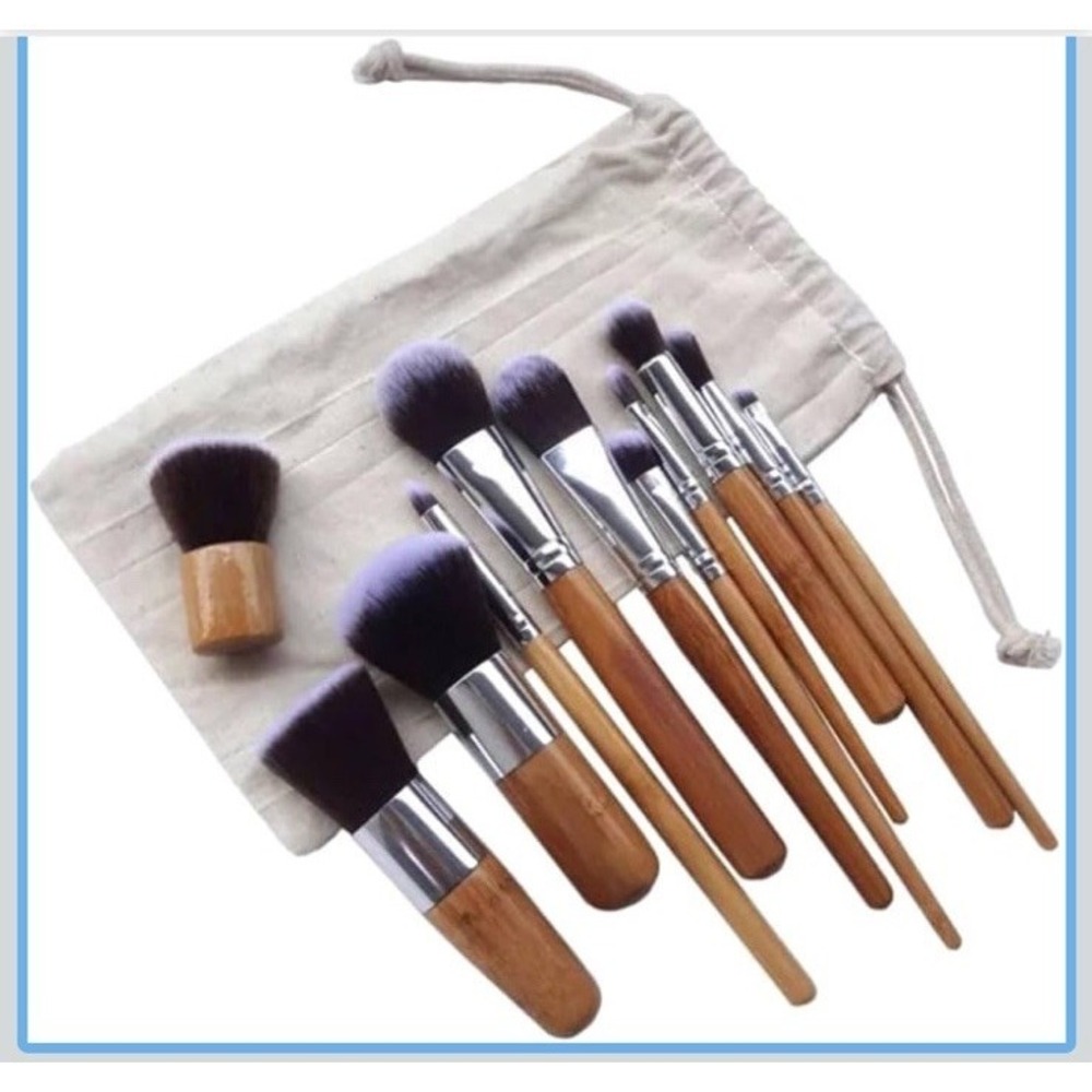 Cleof Cosmetic Bamboo Brush Set